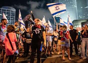 גם אחרי ההתקפות עליו, שמחה רוטמן עדיין משוכנע שחופש הביטוי גובר – ותומך במחאה