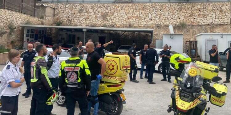 זירת הירי בכפר יפיע. צילום: תיעוד מבצעי מד חמישה נרצחו באירוע פלילי ליד נצרת. גנץ: "לפטר את בן גביר"