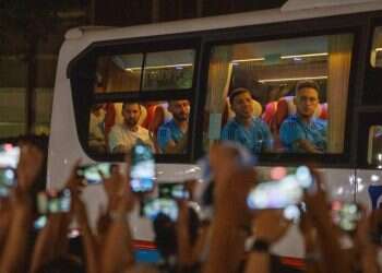 מסי בבייג'ינג: האוהד השרוף שעושה הכול רק בשביל מבט אחד בכוכב 