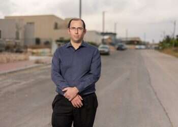 גם אחרי ההתקפות עליו, שמחה רוטמן עדיין משוכנע שחופש הביטוי גובר – ותומך במחאה