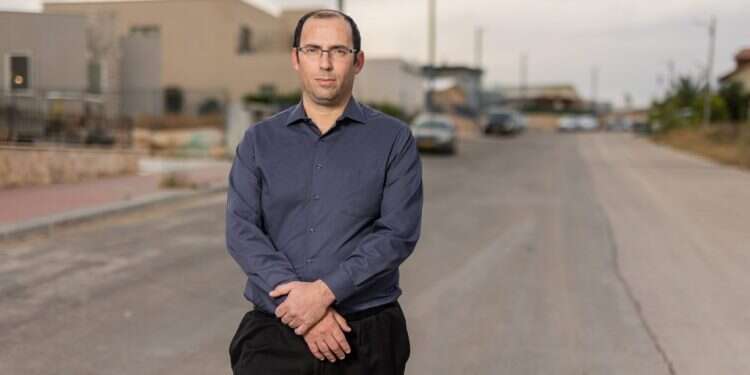 שמחה רוטמן. צילום: נעמה שטרן גם אחרי ההתקפות עליו, שמחה רוטמן עדיין משוכנע שחופש הביטוי גובר – ותומך במחאה