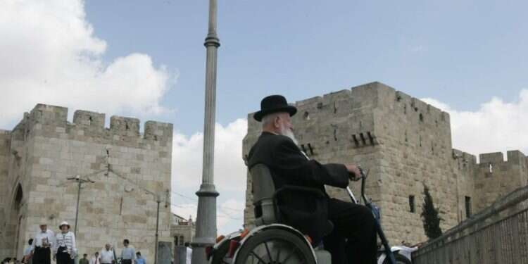 צילום: מרים צחי קלנועית איננה כלי רכב, אבל היא פתרון מצוין עבור חלק מהאנשים