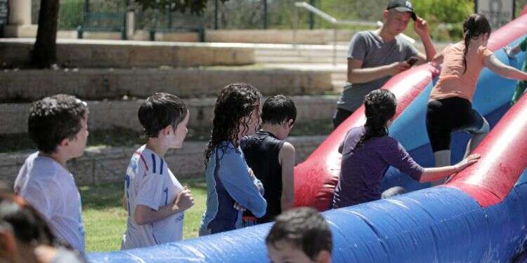 ילדים בקייטנה. אילוסטרציה. צילום: אופיר דוד משרד החינוך יפעיל מסגרות בחופשת הפסח ל-16 אלף תלמידים מפונים