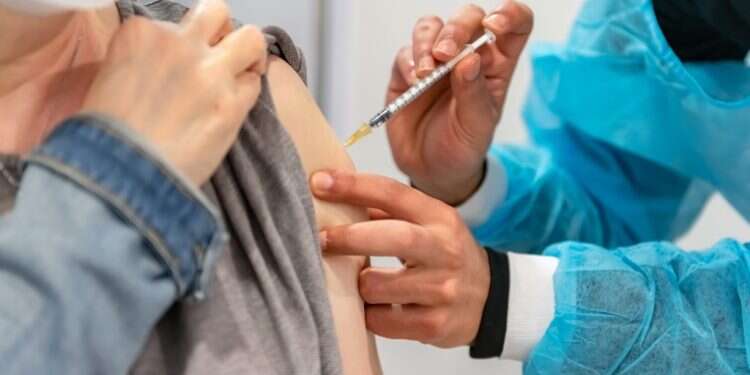 צילום: שאטרסטוק הניסוי הקליני החל: חיסונים חדשים אמורים למגר את סרטן השד