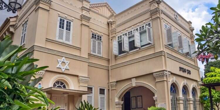 בבית הכנסת בסינגפור שכחתי את תווית הדתל"ש