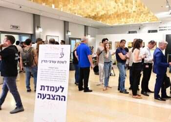 תור להצבעה בבחירות הלשכה, שבוע שעבר בתל־אביב. צילום: יוסי זליגר, TPS ההפסד בלשכת עורכי הדין: מארגני המחאה השקיעו – אנשי הימין נשארו בבית