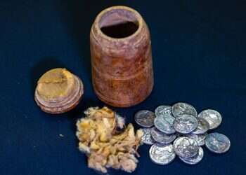 אחד מכל שישה ישראלים מחזיק עתיקות בבית, כעת המדינה קוראת: "החזירו אותן"