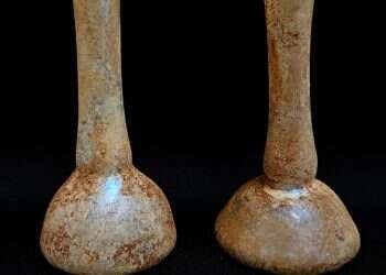 המבצע להחזרת עתיקות: הושבו בקבוקים דמויי פמוט בני 1,700 שנה