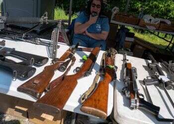 הספר שמנסה לשפוך אור על תעשיית הנשק בארה"ב – דרך סיפורה של ישראלית