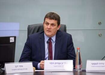 ערבי בוגר מערכת החינוך במזרח ירושלים העיד בכנסת: "הוציאו אותנו מהכיתה לזרוק אבנים"