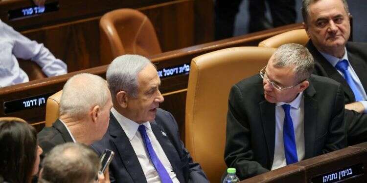 הצעות הפשרה נדחו, צמצום עילת הסבירות אושר בכנסת. לוין: "עשינו היסטוריה"