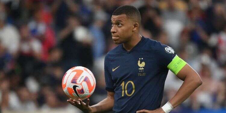 הדיל הסעודי-קטארי: האם אמבפה יהפוך לכדורגלן היקר בכל הזמנים?