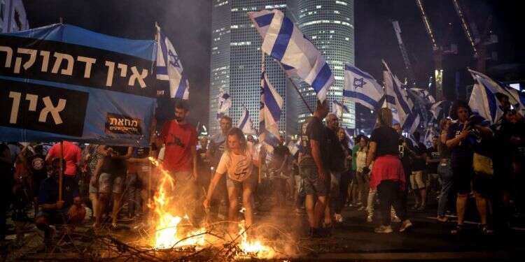 המחאה מתחדשת ובקואליציה לא מתאמצים להרגיע