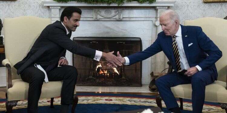 אמיר קטאר עם נשיא ארה"ב, ג'ו ביידן. צילום: איי.פי