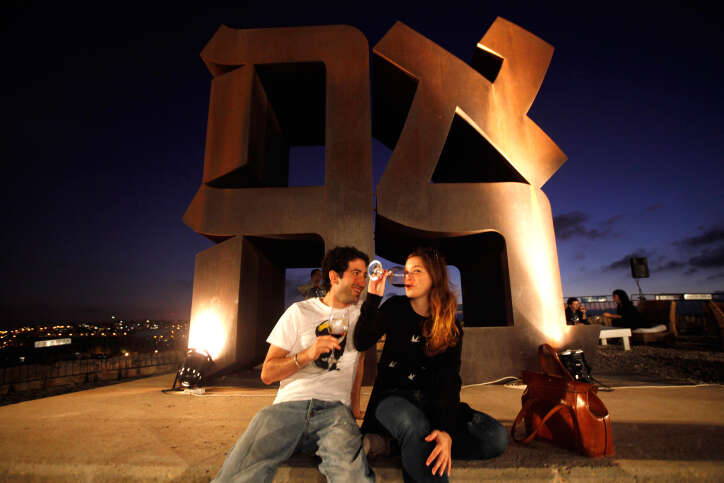 פסטיבל היין במוזיאון ישראל, ארכיון. צילום: מרים אלסטר, פלאש 90