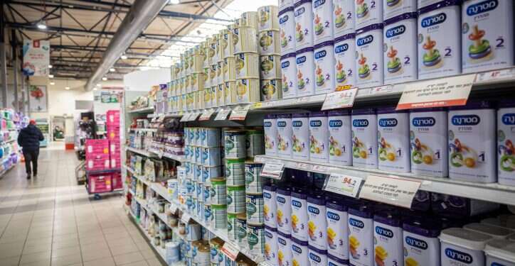 מטרנה. אילוסטרציה. צילום: יונתן זינדל, פלאש 90 חיידק מעיים התגלה בתחליף חלב אם של מטרנה