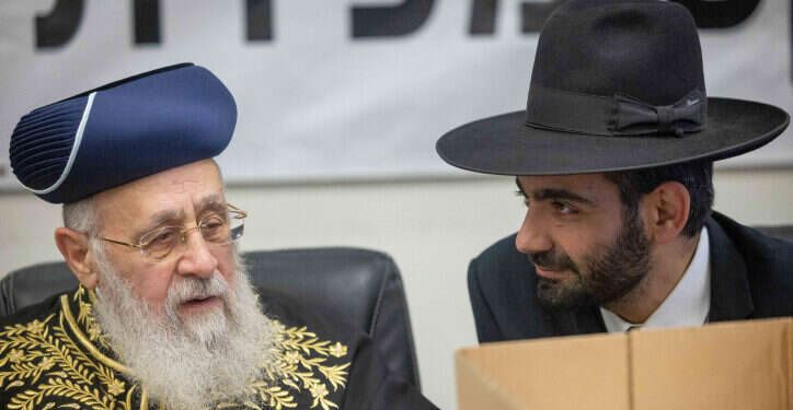 שר הדתות מיכאל מלכיאלי והראשון לציון, הרב יצחק יוסף. צילום: יונתן זינדל, פלאש 90