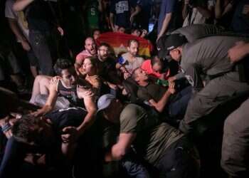 אנרכיה באיילון: מדורות במרכז הכביש, עצורים בחשד לתקיפת שוטרים