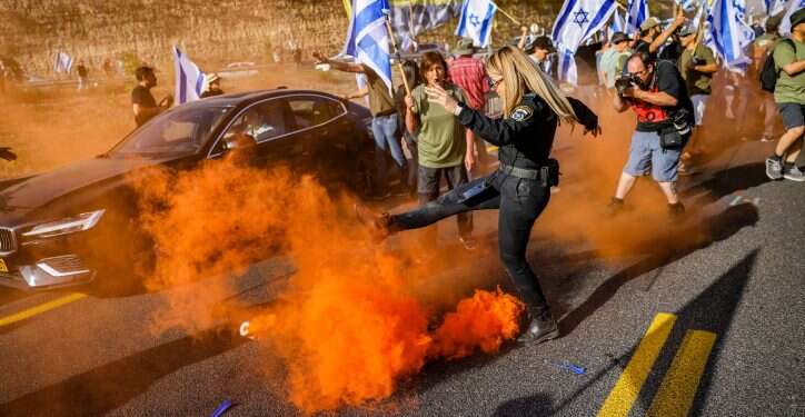 חסימת כביש מס' 1. צילום: חיים גולדברג, פלאש 90 לשימוש חד פעמי