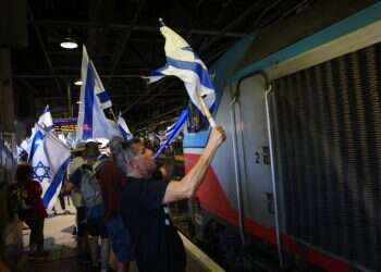 ההפגנות נגד הרפורמה: 37 עצורים מהבוקר, רכבות דילגו על תחנות עם מפגינים