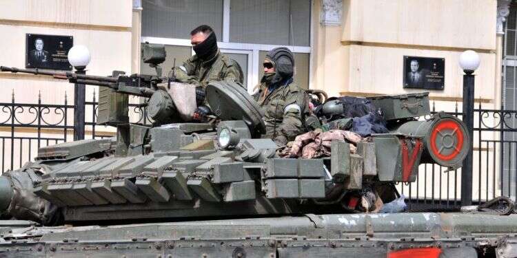 טנק של שכירי החרב של קבוצת וגנר נוסע בעיר רוסטוב על הדון במהלך המרד הקצר שביצעו ברוסיה. צילום: גטי אימג'ס רוסיה שמדרום לסהרה: ההפיכה בניז'ר היא עוד מכה לאיחוד האירופי