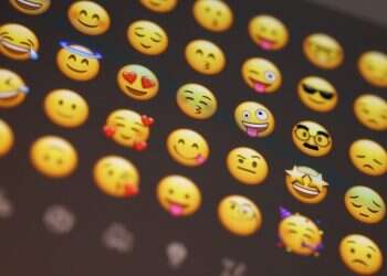 פיצוי של 60 אלף דולר: שופט פסק כי אימוג'י "לייק" נחשב חתימה על חוזה