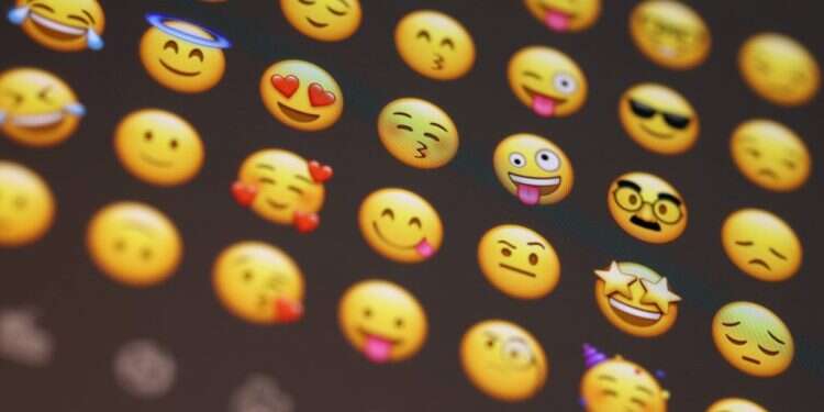 פיצוי של 60 אלף דולר: שופט פסק כי אימוג'י "לייק" נחשב חתימה על חוזה
