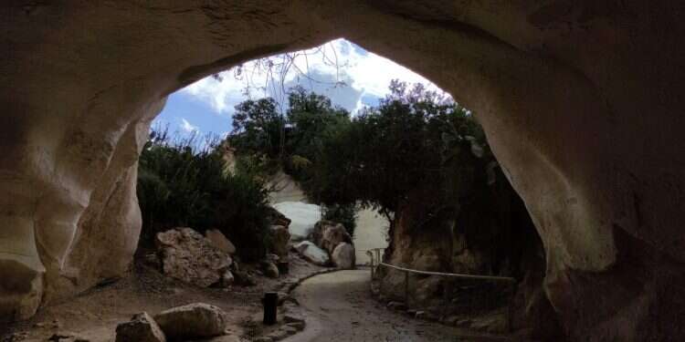 "ארץ אלף המערות": הצעה למסלול טיול קריר ולא יקר