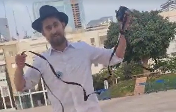 שליח החב נשים כמו זו שצילמה את סרטון החב"דניק, היא לא היהדות שלי