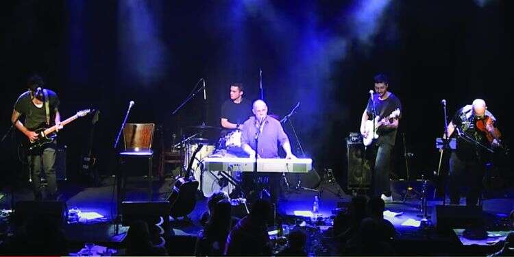 מצליח לרתק ולענג ולהקרין כנות ואותנטיות ישראלית. אריאל הורוביץ. צילום מסך