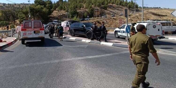 זירת פיגוע ירי בסמוך לתקוע, יולי 23'. אילוסטרציה. צילום: מד הפיגוע סמוך לתקוע: הפצוע אלראי קפאח מנוקדים בהכרה ובמצב יציב – המחבל נתפס