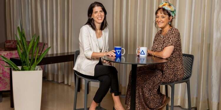 אלה רינגל ואורלי גולדקלנג. צילום: נעמה שטרן "פוליטיקה של ענווה אומרת שאף אחד לא יקבל את השלם"