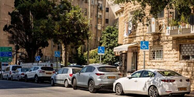 העלייה העצומה במספר תווי הנכה משאירה את הנכים האמיתיים בבית