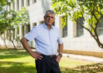 "אני מביט אל מפקדיי לשעבר ולא מאמין. הלכנו אחריכם בעיניים עצומות, והיום אתם נותנים לגיטימציה לסרבנות?"