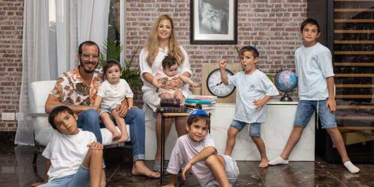 משפחת כהנא, טאלה, קפריסין. צילום: אבישג שאר־ישוב