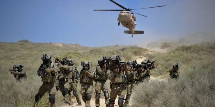 לוחמי שלד בכירי הצבא חסרי אונים מול התקוממות מרדנית