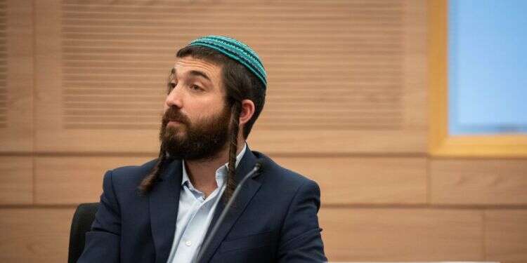 צבי סוכות. צילום: שריה דיאמנט אף תיק לא נפתח על הנפת דגלי טרור: "אקלים של הסתה נחרבת, גורם מספר אחד לטרור"