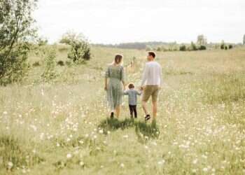 הבילויים, הילדים והבגדים: הטיפים שיעבירו לכם את אוגוסט בלי להיכנס למינוס