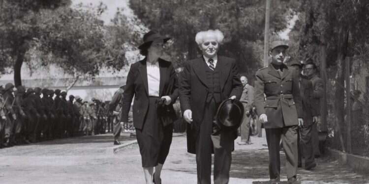 בן גוריון ופולה רעייתו. צילום: דוד אלדן - לע החוויות של הביוגרף המוסמך משיחותיו עם בן-גוריון