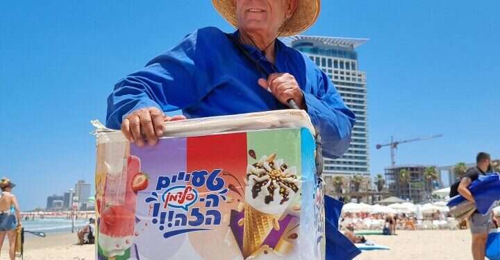צילום: חיים אלבום איפה אפשר למצוא גלידת שום ולמה אסרו לאכול גלידה בישראל? חידון הגלידה הגדול