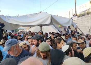 תשעה באב בהר הבית: עולים מדווחים על אלימות משטרתית | צפו בתיעוד