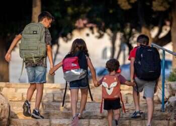 כך תעזרו לילדיכם להתכונן רגשית לבית הספר: חמש עצות לקראת שנת הלימודים