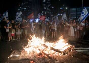 אנרכיה באיילון: מדורות במרכז הכביש, עצורים בחשד לתקיפת שוטרים