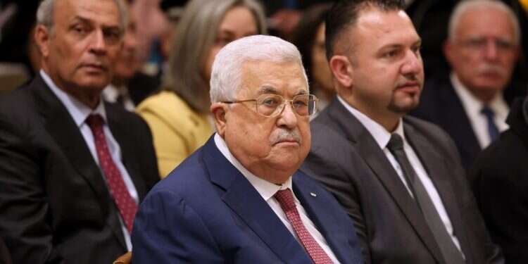 אבו־מאזן. צילום: EPA הדילמה הישראלית: שלוש האופציות להתמודדות עם קריסת הרשות הפלסטינית