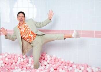 בוגר ישיבת ההסדר שהפך לשם הכי חם בתעשיית הבידור הישראלית