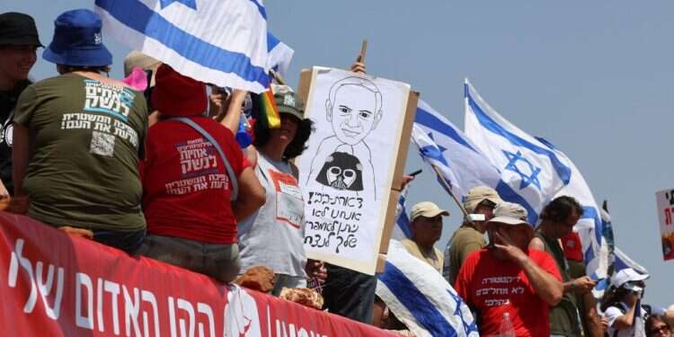 מחאת  פתיחת הרכבת הקלה: נדחתה עתירת "כוח קפלן" נגד חסימת הכבישים עקב הגעת נתניהו