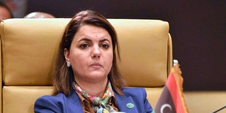 שרת החוץ הלובית, נג'לא אל מנקוש. צילום: RYAD KRAMDI / AFP בלעדי | מקור בלשכת ראש ממשלת לוב: "עליכם לנהוג בחוכמה. אל תצפו להצהרה מקבילה"