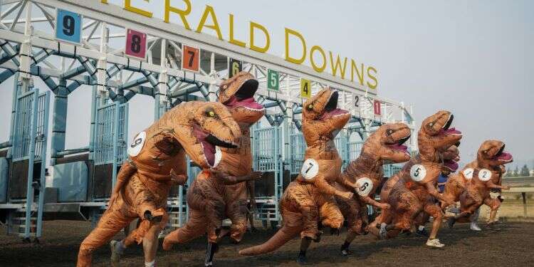 מירוץ  סיום דרמטי: אליפות העולם לדינוזאורים הוכרעה בפוטו-פיניש