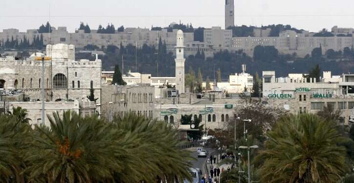 נוף במזרח ירושלים, ברקע: האוניברסיטה העברית. צילום: פלאש 90 ראשי המוסדות האקדמיים בירושלים פנו לנתניהו: המשך את תקצוב ההשכלה הגבוהה במזרח העיר