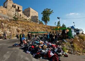 שוטר סמוי התחזה לסוחר בשוק בחיפה והביא למעצרם של שני חשודים בסחיטת דמי חסות